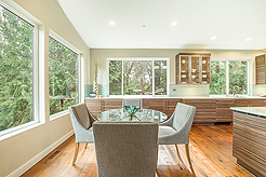 BROOKSIDE MODERN SHOWPIECE